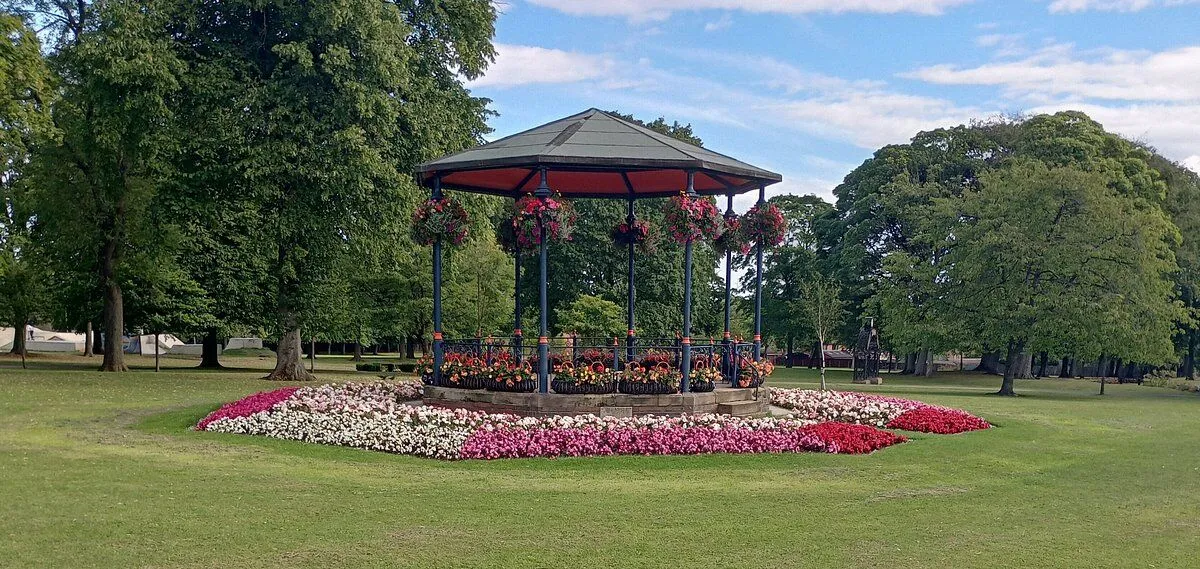 Auto Access mobile auto locksmith serving Spennymoor, with Jubilee Park bandstand in the background